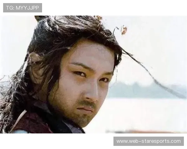 足球球星泪水背后的故事：荣耀与失败交织的情感瞬间